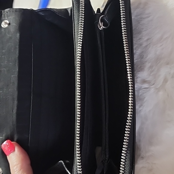 ROSETTI CLUTCH FOLD OVER WALLET. - Picture 4 of 10